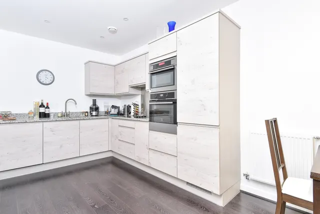Boundaries Road, Balham, SW12, photo 1
