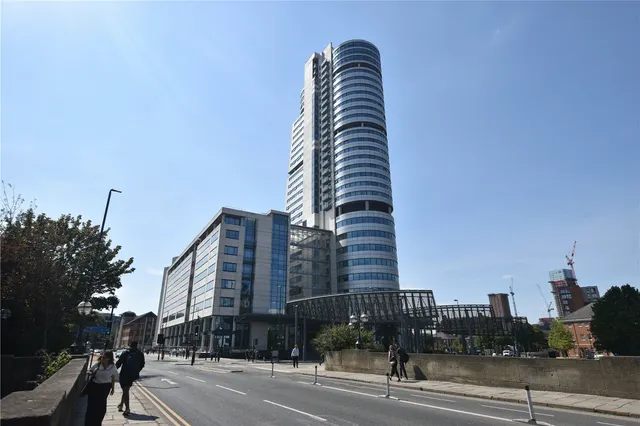 Bridgewater Place, Leeds, LS11, photo 1