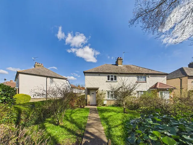 Eastcote Lane, Northolt, UB5 5RQ, photo 1
