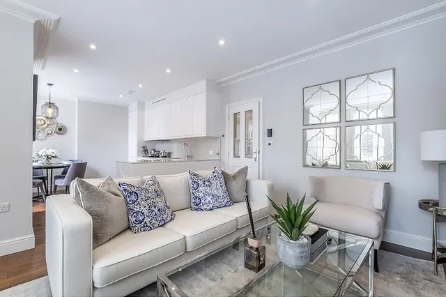 Hamlet Gardens, 290 King Street, Lond..., photo 1