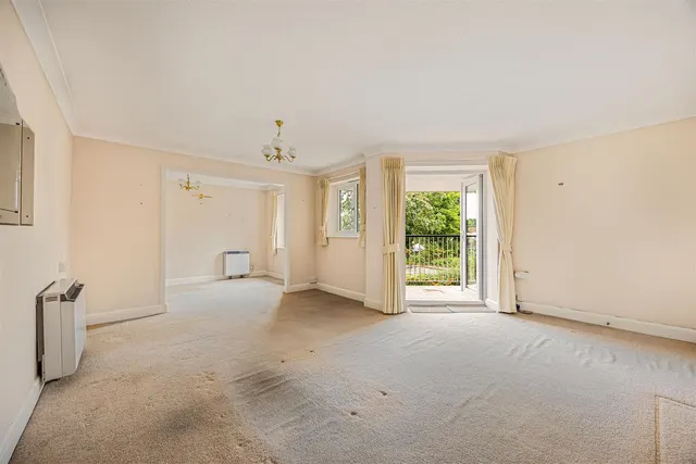 St. Barnabas Road, Emmer Green, RG4, photo 2