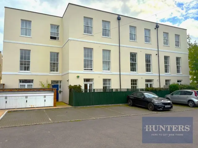 Berkeley Street, GL52, photo 1