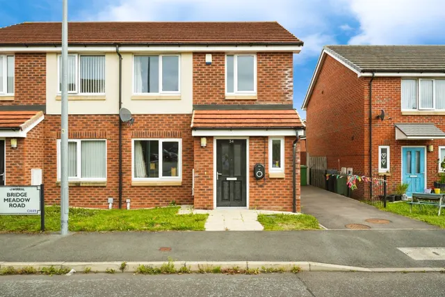 Bridge Meadow Road, Wirral, photo 1