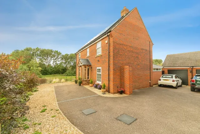Poppyfields, Gamlingay, SG19, photo 3