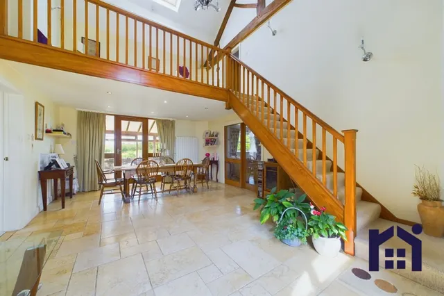 Photo 2 — 172a Longmeanygate, Midge Hall, Leyland, PR26 6TD