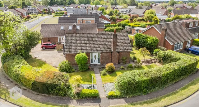 Cranwell Avenue, Culcheth, Warrington, WA3 4JY, photo 1