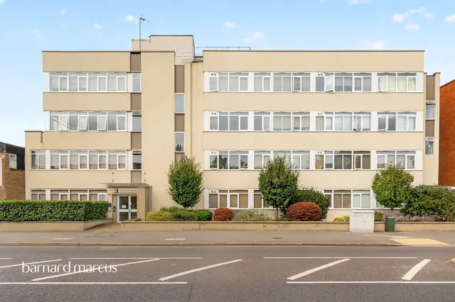 East Street, Epsom, photo 1