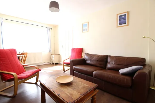 Bathurst Road, Cirencester, GL7, photo 2