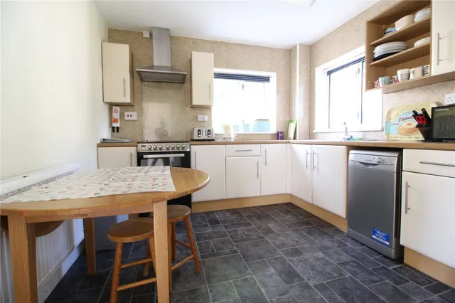 Bathurst Road, Cirencester, GL7, photo 3