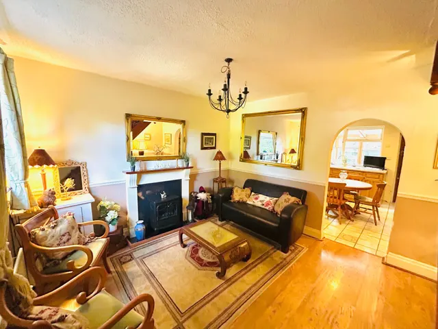 Arley Grove, Lymm, photo 2