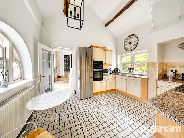 Photo 2 — Galton Way, Hadzor, Droitwich, Worcestershire, WR9 7ER