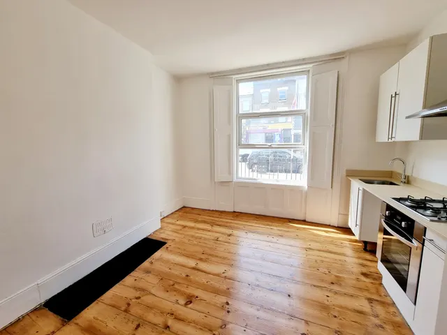 Photo 2 — Junction Road, Archway, N19 5PZ