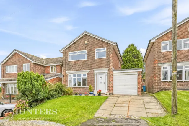 Coupland Close, Moorside, OL4, photo 1