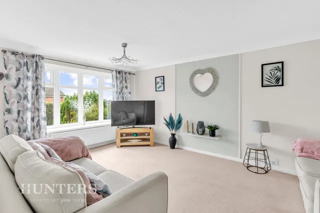 Coupland Close, Moorside, OL4, photo 2