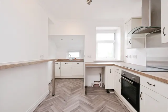 Lanelay Terrace, Pontypridd, CF37, photo 2