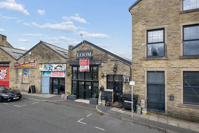 Bank Parade, Burnley, BB11, photo 1