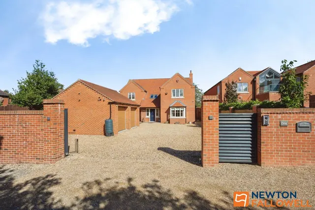 Fox Gardens, Grantham, NG31, photo 1