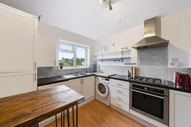 Borrodaile Road, London, SW18, photo 2