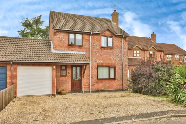 Two Fields Way, Bawdeswell, Dereham, photo 1