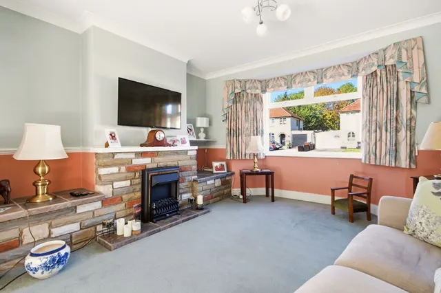 St. Annes Road, London Colney, AL2, photo 2