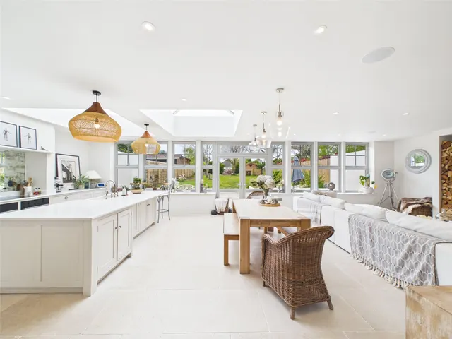 Broadway, Southbourne, BH6, photo 1