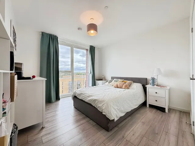 Shearwater Drive, NW9, photo 3