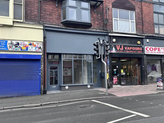 High Street, Stoke-On-Trent, ST6, photo 1