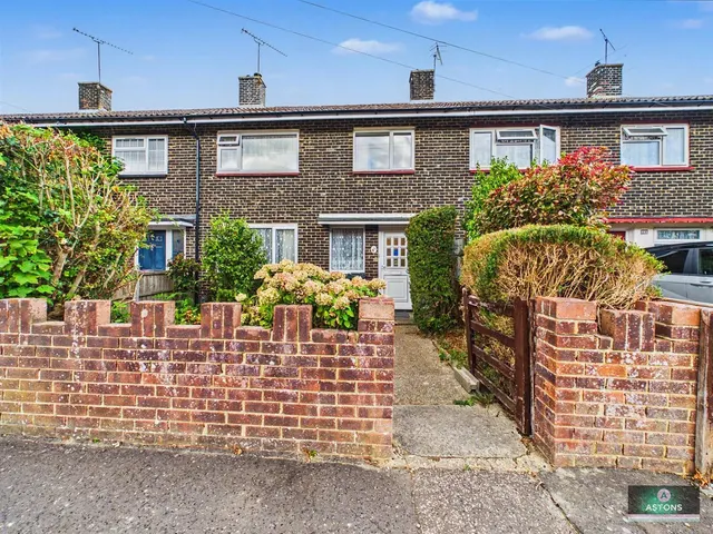 Constable Road, Tilgate, photo 1