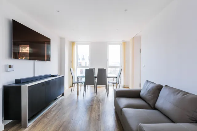 Photo 2 — Apartment 47, Gordian Apartments, 34 Cable Walk, London