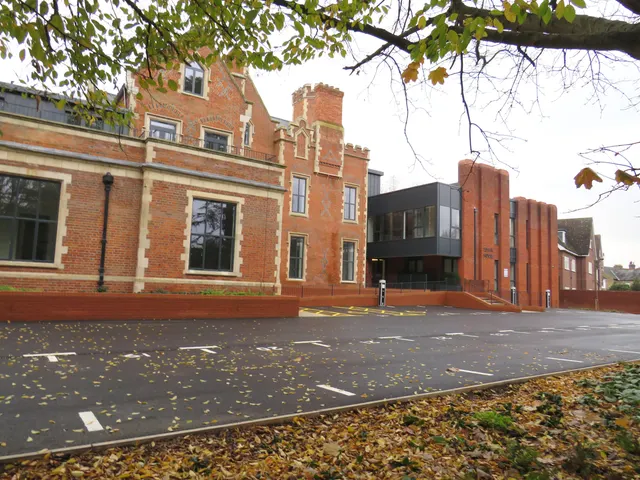 Elvian House, Slough, Berkshire, SL1 1GN, photo 1