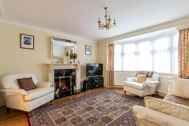 Photo 3 — Longland Drive, Totteridge, N20