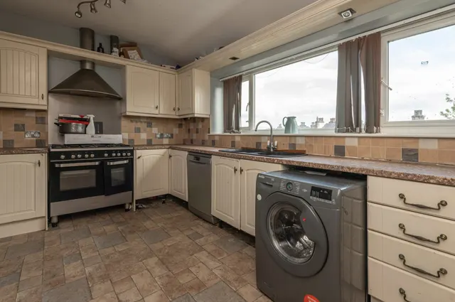 Photo 3 — Sheepridge Road, Huddersfield