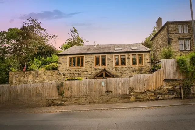 Burnley Road, Luddendenfoot, HX2, photo 1