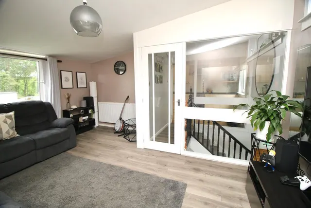 Photo 2 — Allanfauld Road, Cumbernauld, G67 1EZ