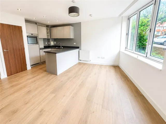 Knoll Rise, Orpington, BR6, photo 2