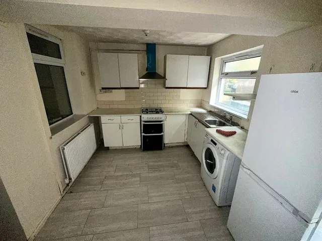 North Road, Porth, CF39, photo 2