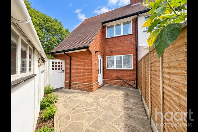 Meriden Avenue, Lenton Abbey, NG9, photo 2