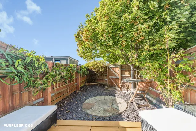 Wilkins Close, Upper Stratton, SN2, photo 2