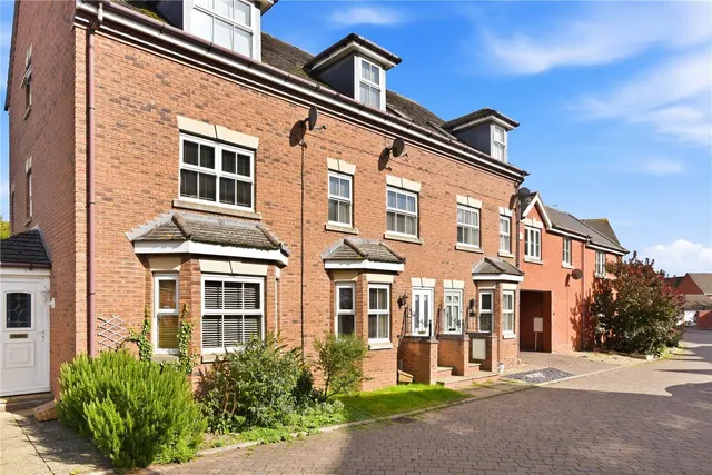 Lingfield Crescent, Stratford-upon-Avon, CV37, photo 1