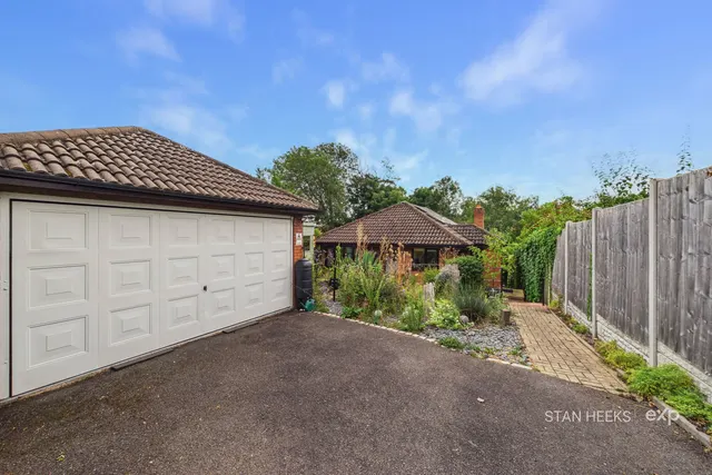 High Street, Wollaston, DY8, photo 1
