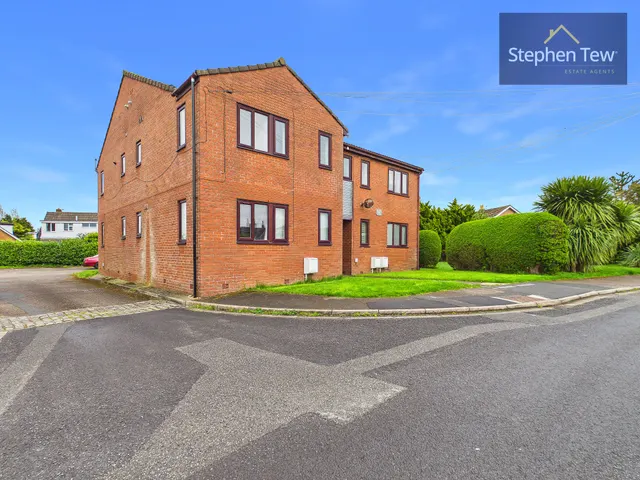 The Conifers, Hambleton, FY6, photo 1
