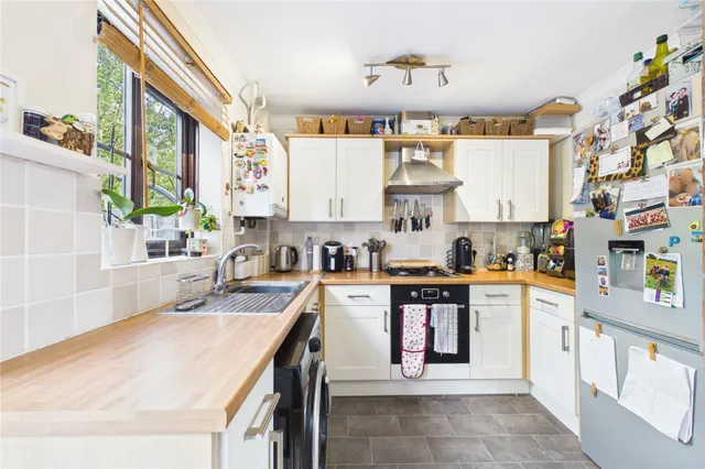 Alderfield Close, Theale, RG7, photo 3