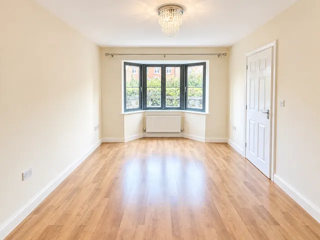 Aran Court, MK14, photo 3