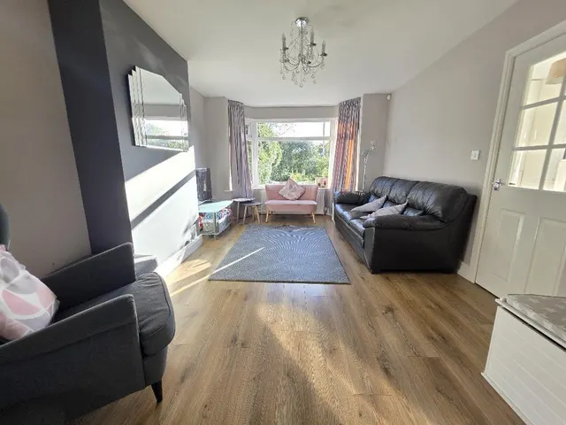 Queensway, Heald Green, photo 3