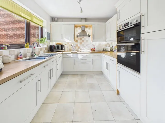 Mountbatten Drive, Biggleswade, SG18, photo 3