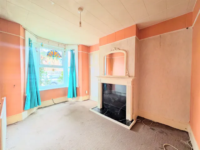 Hainault Road, Romford, RM6, photo 2