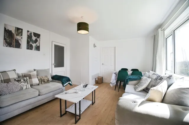 Maes-Y-Felin Bridgend, CF31, photo 1