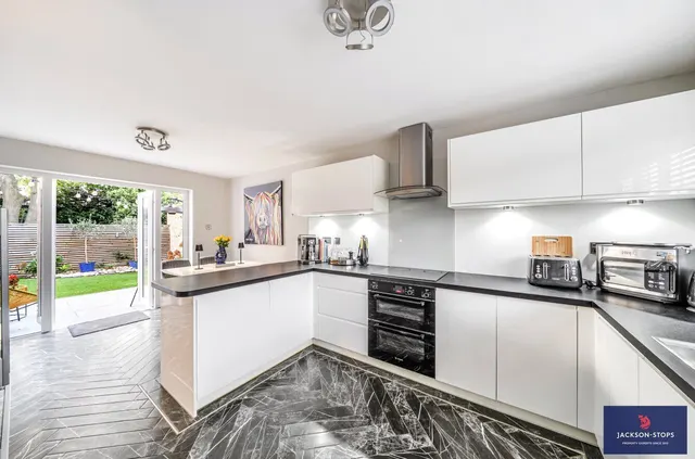 High Street, Ridgmont, MK43, photo 3