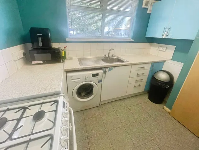 Photo 3 — Comyns Close, London, E16