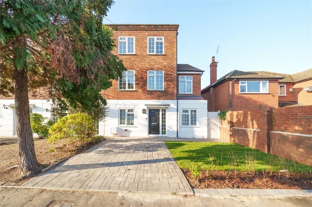 Green Street, Sunbury, TW16 6QL, photo 1